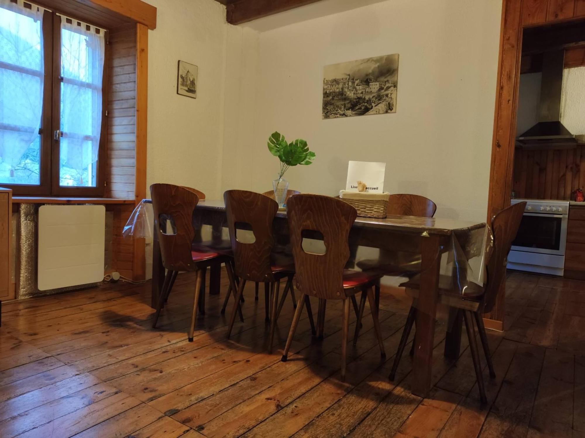 Maison Familiale Et Authentique Saint-Jacques-des-Blats Zewnętrze zdjęcie